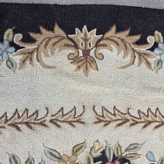 Vintage / Antique Oval Floral Pattern Hooked Rug