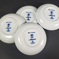 Set of Four Mottahedeh Canton Style Tea Cups and Saucers