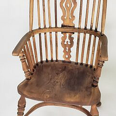 Pair of Antique English Elm Bow Back Windsor Armchairs, 19th century.