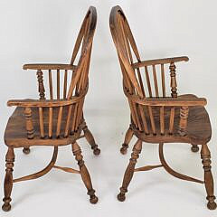 Pair of Antique English Elm Bow Back Windsor Armchairs, 19th century.