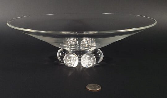 4187-955 Steuben Centerpiece A
