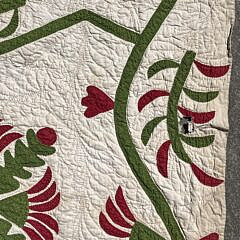 Civil War Era Red and Green Floral Applique Quilt, Mid 19th Century 