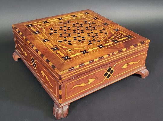 4130-955 Antique Inlaid Box A