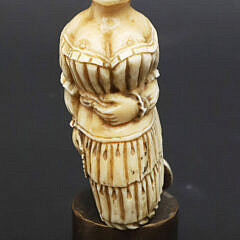 Mariner Carved Figurehead Snuff Box, 19th Century
