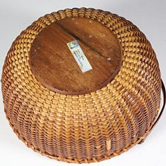 Round Shallow Swing Handle Nantucket Basket, 19th Century