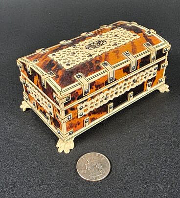 4272-955 Tortoiseshell Box A