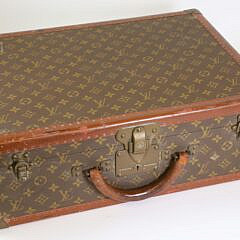 42984 Louis Vuitton Monogram Suitcase A_IMG_8749