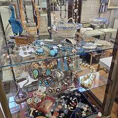Marketplace Image 10