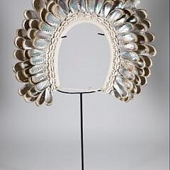 101 Bali Seashell Ornament Bib on Stand A 9852 JPG