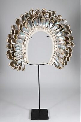 101 Bali Seashell Ornament Bib on Stand A 9852 JPG