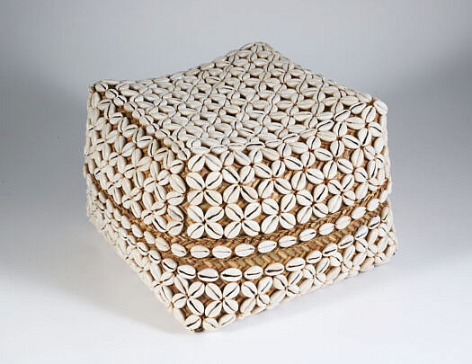 101 Cowrie Shell Covered Basket A 9814 JPG