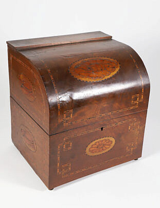 Inlaid Seashell Cameos Domed Tantalus Box, 19th Century