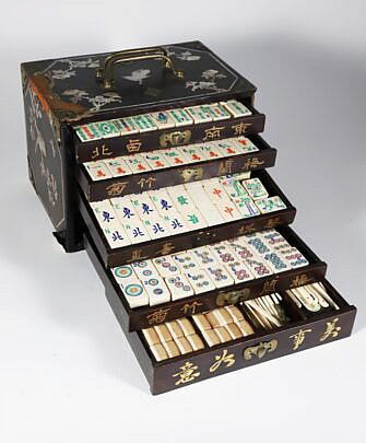 Vintage Mah Jong Game Box