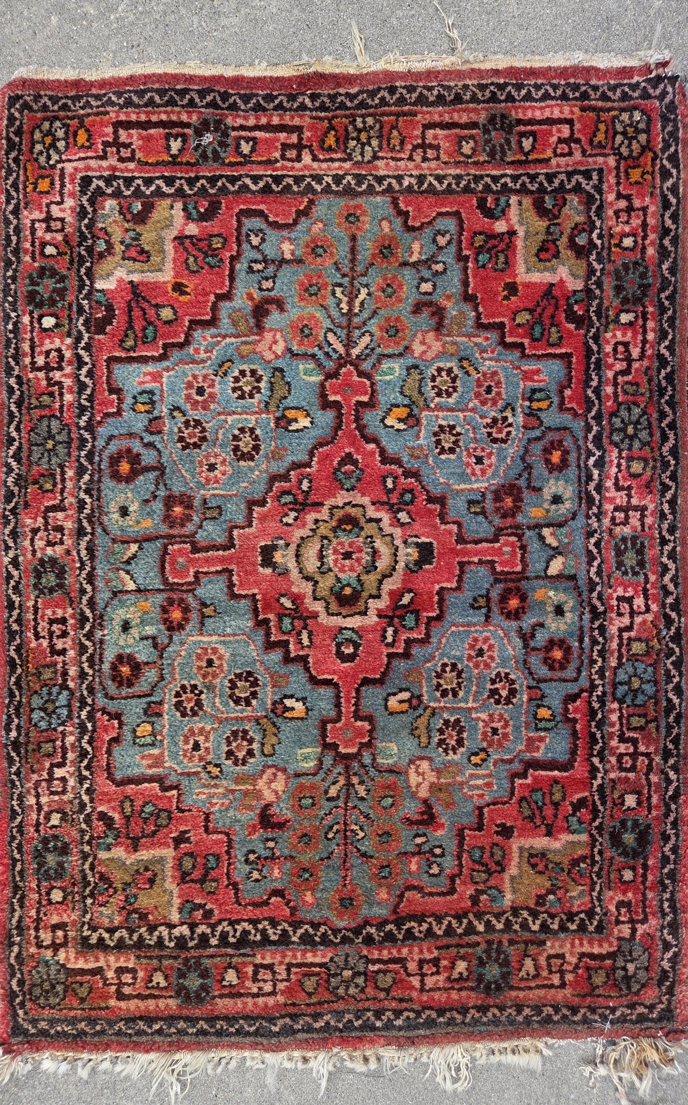 Oriental Scatter Rug - Hand Knotted Wool Oriental Scatter Rug - Rafael ...