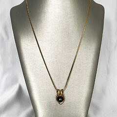 Vintage 18k Gold, Diamond and Black Pearl Pendant on Gold Chain