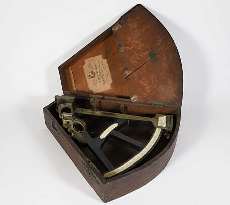66-4810 Sextant in Box A 0012 JPG