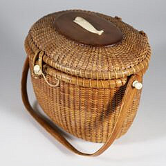 Jose Formoso Reyes Nantucket Friendship Basket with Carved Whale on Lid
