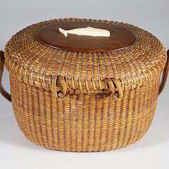 Jose Formoso Reyes Nantucket Friendship Basket with Carved Whale on Lid