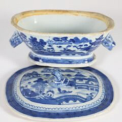 Assortment of Four Pieces of Blue and White Canton China, 19th Century