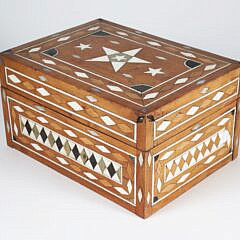 Sailor Made Lady’s Trinket Box Inlaid with Whale Bone, Wood, Baleen and Mother of Pearl, 19th Century