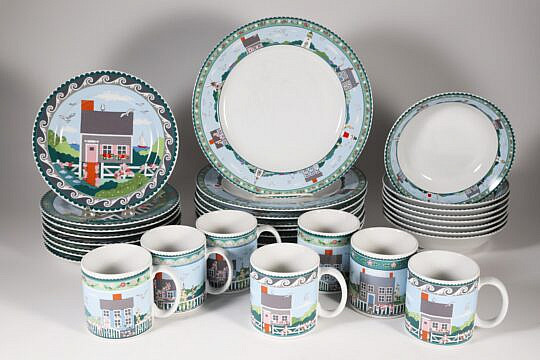 Claire Murray Sakura by Oneida Dinner Service
