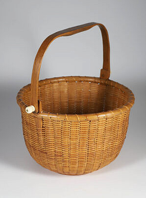 Jose Formoso Reyes (1902-1980) Round Swing Handle Nantucket Basket