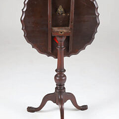 Chippendale Mahogany Pie Crust Tilt Top Tea Table, 19th Century