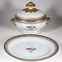 Mottahedeh Lowestoft “Eagle” Covered Soup Tureen and Underplatter