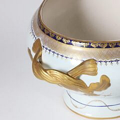 Mottahedeh Lowestoft “Eagle” Covered Soup Tureen and Underplatter