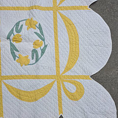 Vintage Daffodil Patchwork Quilt, circa 1930s