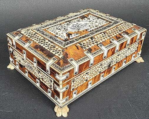 4528-955 Tortoiseshell Box A