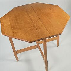 4529-955 Birdseye Maple Table A