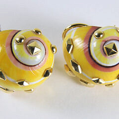 8-5635 18k Gold Trianon Shell Earrings A IMG_0029 7