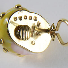 18k Yellow Gold Trianon Shell Earrings