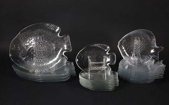 22 Clear Glass Fish Plates