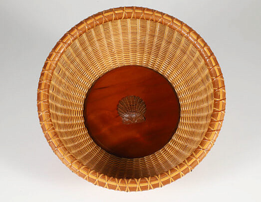 Jean M. Valerio Woven Round Open Nantucket Basket Carved Scallop Shell Cherrywood Base circa 2002