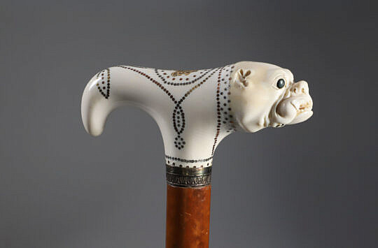 Large T-Shaped Grip Pique Bulldog Cane, 18th Century