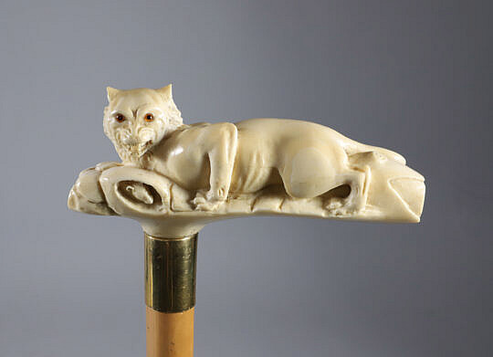 English Carved Jungle Cat L-Grip Cane, circa 1880
