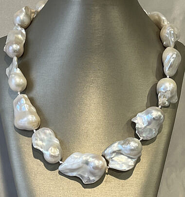 42787 Fresh Water Baroque Pearl Necklace A IMG_0728