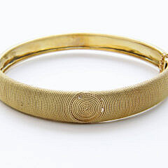 18k Gold Wire Cuff Bracelet, smooth on one side, wire design on front 27.81g