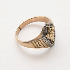 10k Gold Hallmarked High School 1928 Class Ring