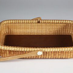 Bill and Judy Sayle Nantucket Swing Handle Nantucket Basket Napkin Tray, circa 2000