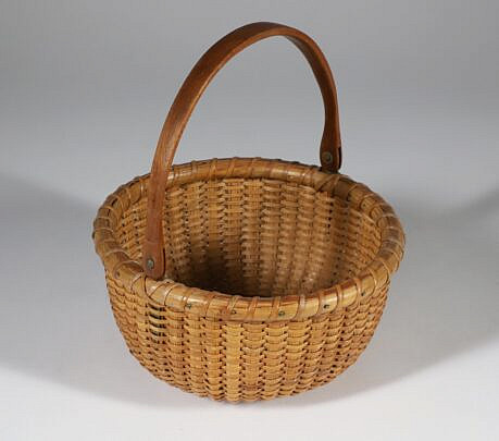 Small Round Swing Handle Nantucket Basket 
