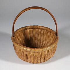 Vintage Small Round Swing Handle Nantucket Basket