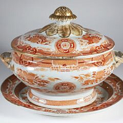 Chinese Export Porcelain Orange Fitzhugh Soup Tureen and Matching Underplate, 19th Century