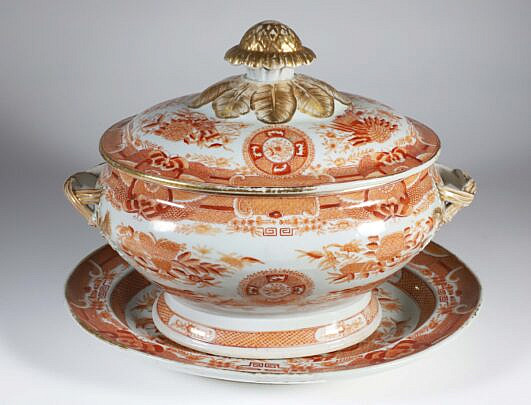 Chinese Export Porcelain Orange Fitzhugh Soup Tureen and Matching Underplate, 19th Century