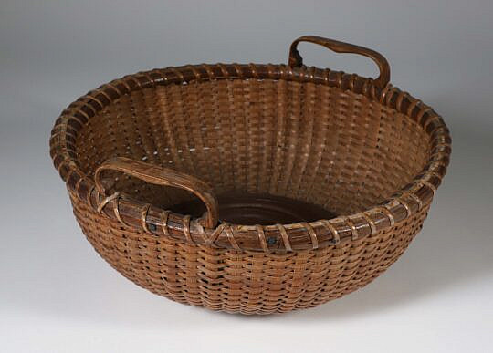 Ferdinand Sylvaro Found Open Swing Handle Nantucket Basket with Double Heart Handles, and 5 concentric circles carved in base