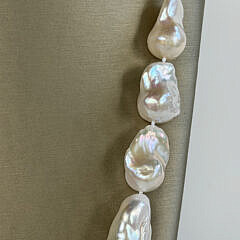20mm-27mm White Freshwater Baroque Pearl Necklace