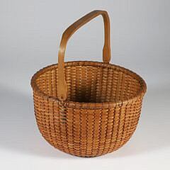 Sherwin Boyer (1907-1964) Round Swing Nantucket Basket, with signature stamp and paper label on base