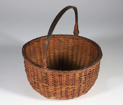 Round Swing Handle Nantucket Basket, 19th Century